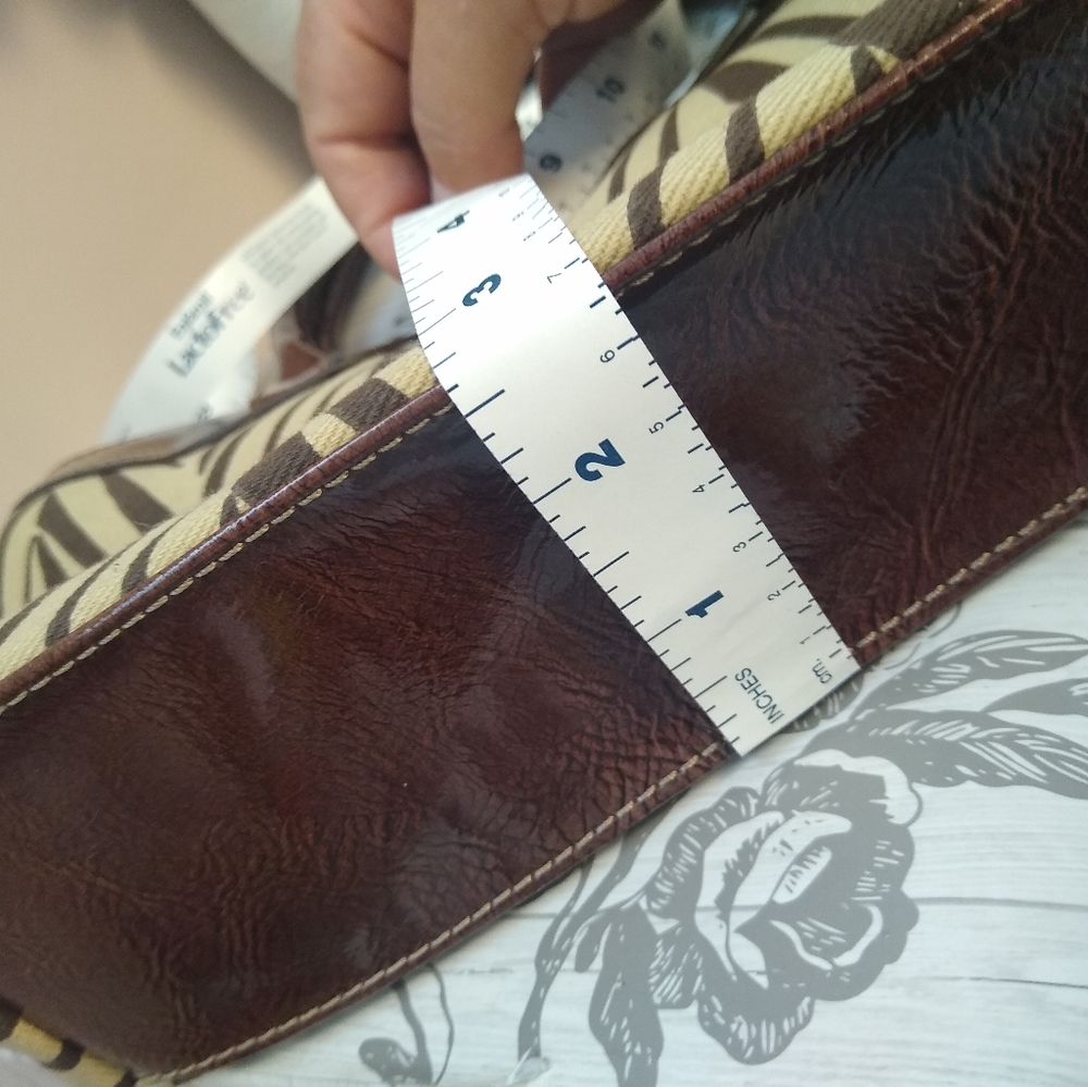 🌿 3/$15🌿EUC⚡Liz Claiborne small shoulder bag - Picture 12 of 14